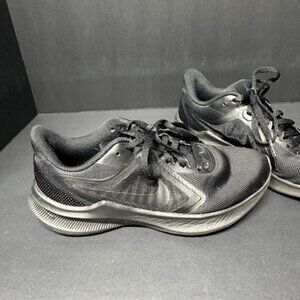 Nike Downshifter 10 Woman's Size 7